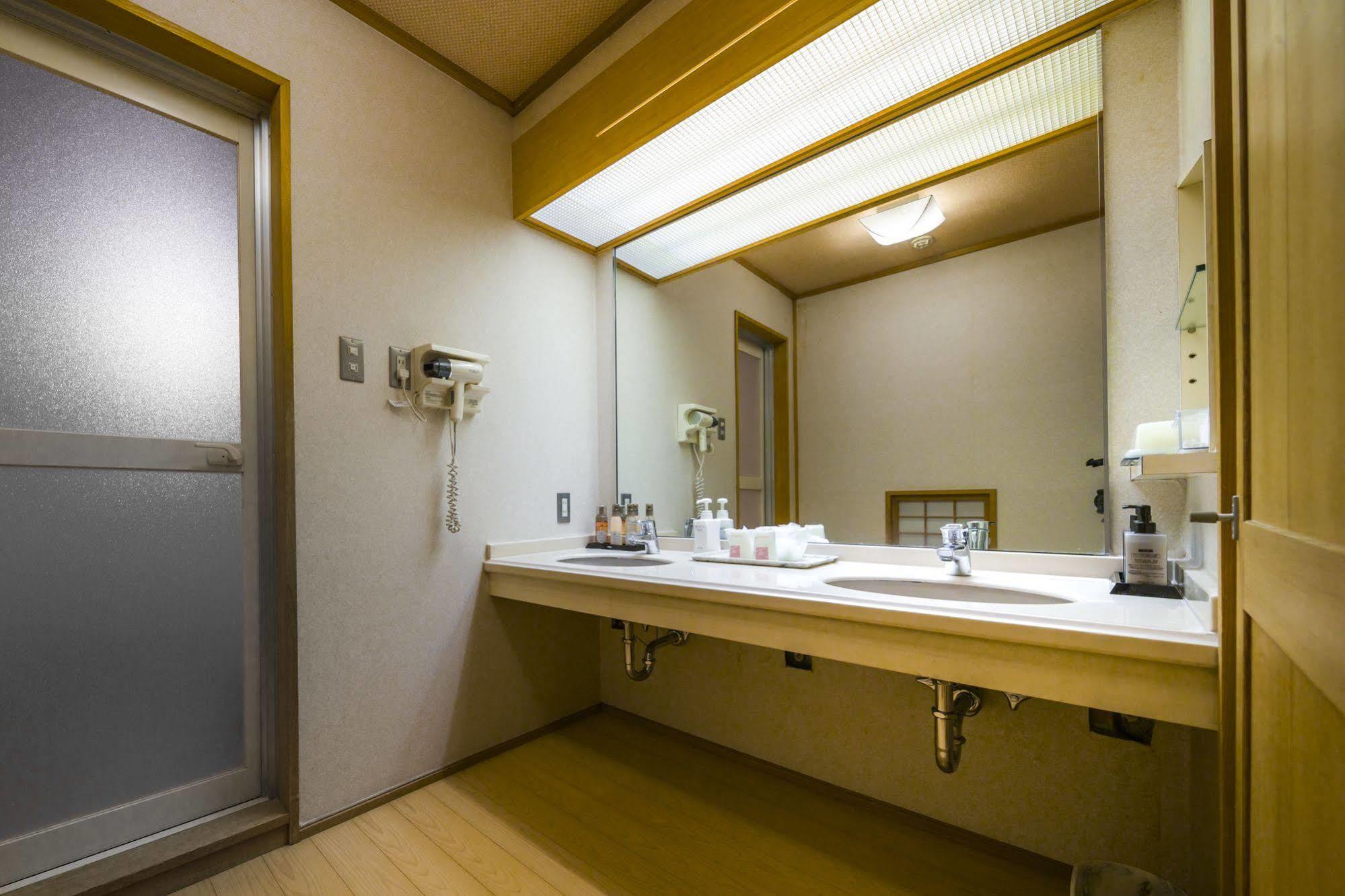 Hotel Kaneyamaen Fujiyoshida Zewnętrze zdjęcie